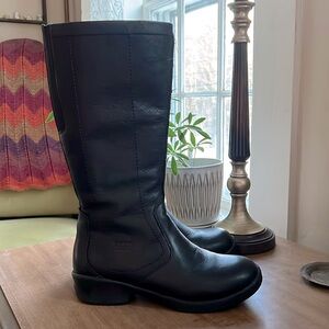 Women's tall Keen boots